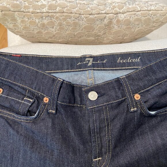 7 FOR ALL MANKIND-  BOOTCUT JEANS - NWOT SIZE 28 - THESE ARE REAL!! - Picture 3 of 4